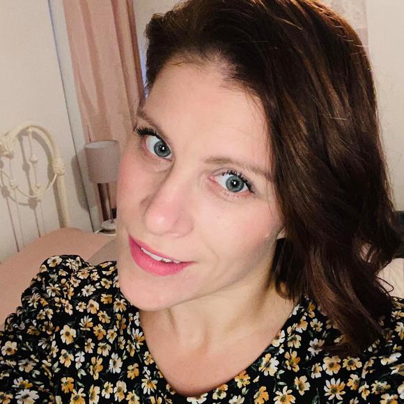 Meet your Posher, Julie - Picture 1 of 1